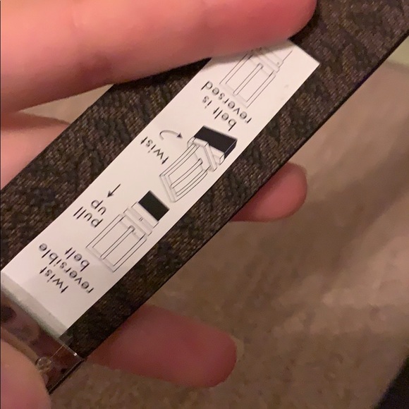 Authentic Michael Kors Reversible Belt - Picture 10 of 10